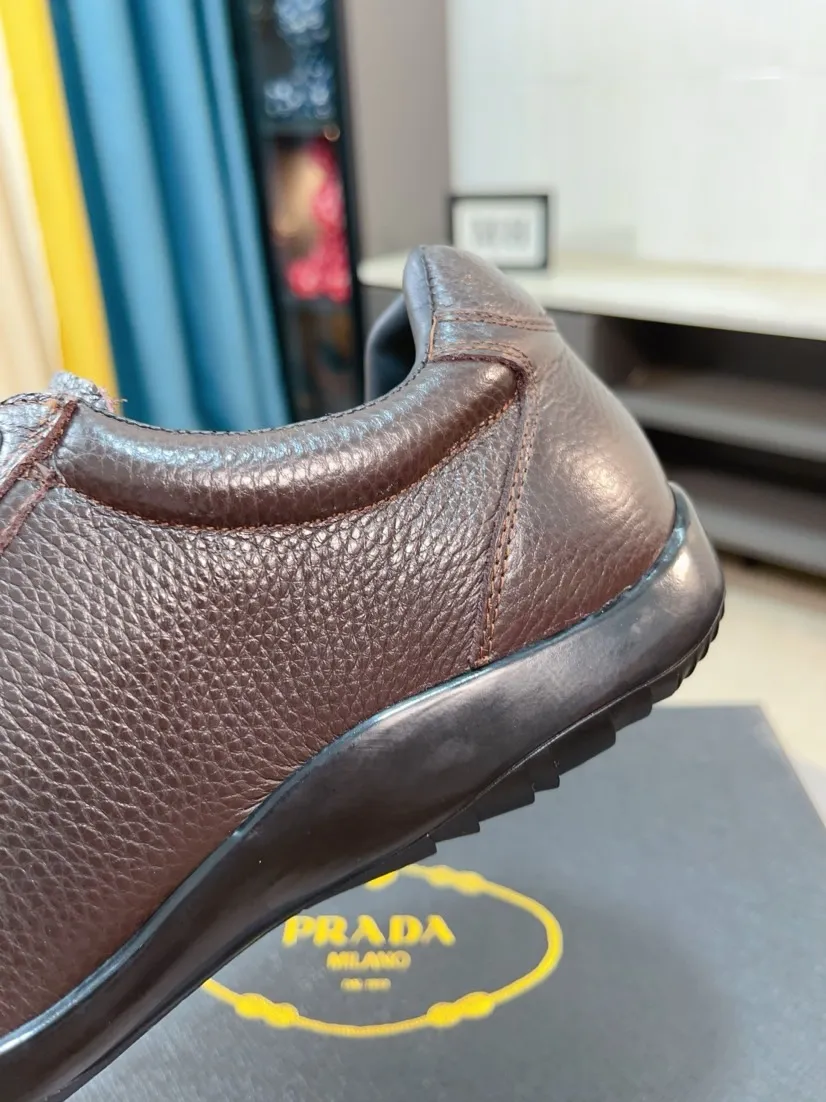 Men's shoes 💰560🌹🌹 High-quality new men's shoes 💰prada (Prada) counters are on the market at the same time. The new men's shoes and 😘fabrics are selected from imported mesh and glue-spraying technology. Imported cowhide lining. 👍🏿High-end☄️Open-molded non-slip rubber outsole, exquisite lines, simple and elegant, comfortable and high-end for leisure travel. Code number: 38 to 44